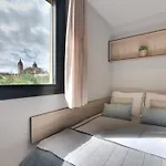 Livensa Living Juvenil Hostel *