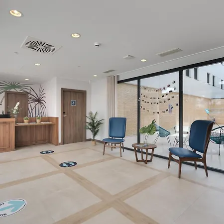 Hostel Livensa Living Parking Free *